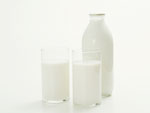 乳製品からカルシウム摂取、脳卒中発症3割減 8月号